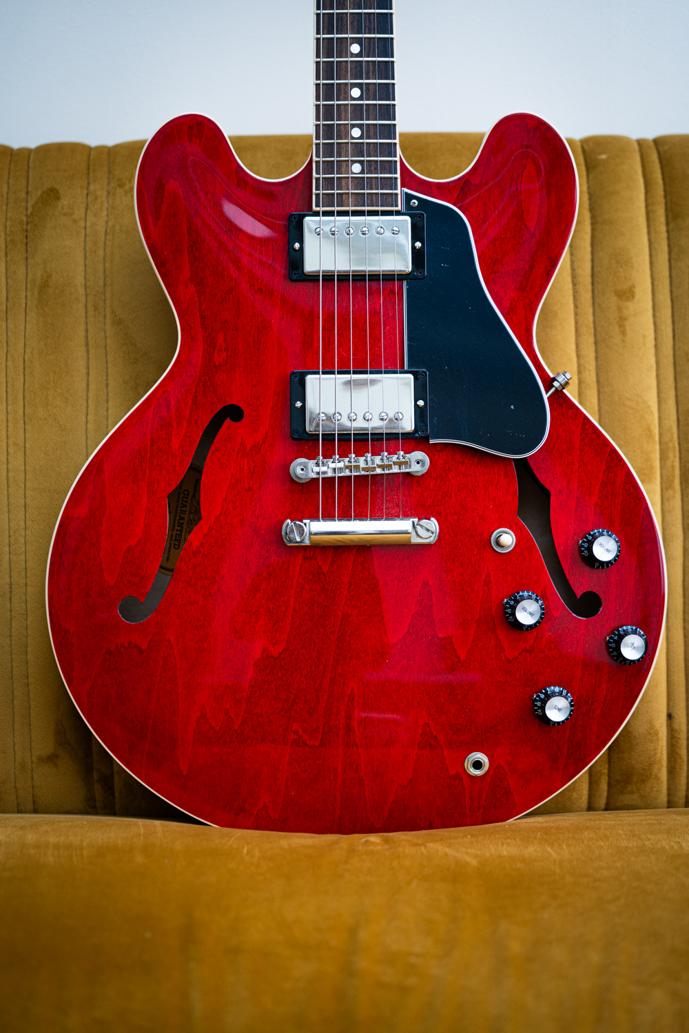 2023 Gibson ES-335 Sixties Cherry – Rolly's Guitars