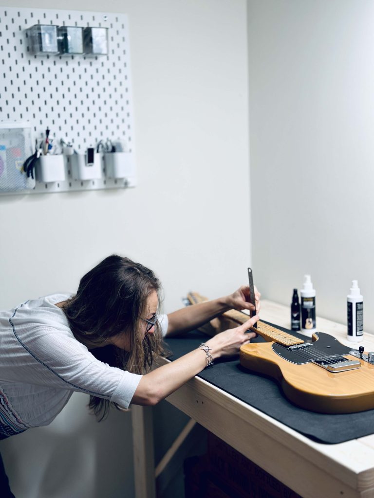 Electric guitar setup, lowering the action, nut replacement, intonation setup